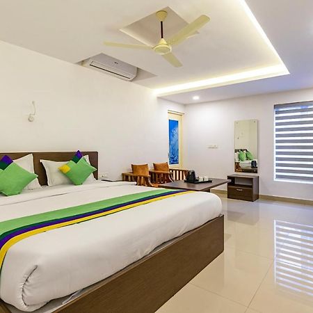 Treebo Trend Airport Avenue Plaza Cochin Airport Hotel Kochi Kültér fotó
