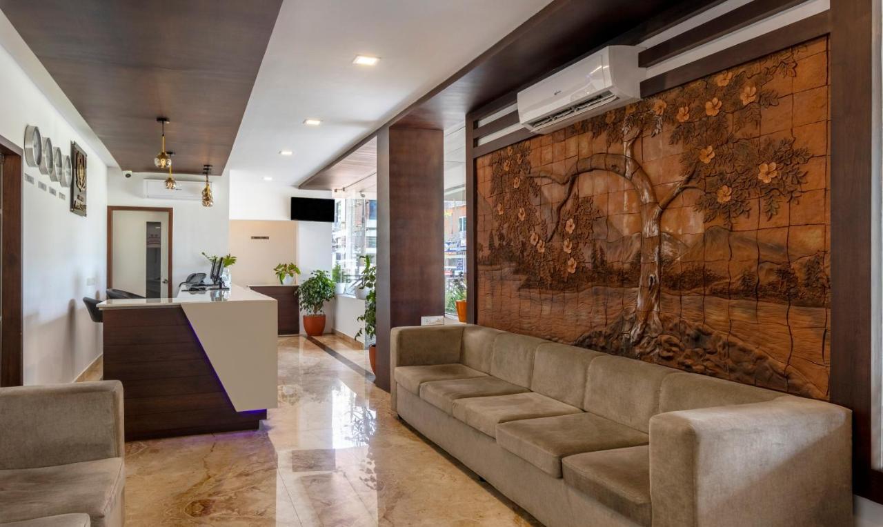 Treebo Trend Airport Avenue Plaza Cochin Airport Hotel Kochi Kültér fotó
