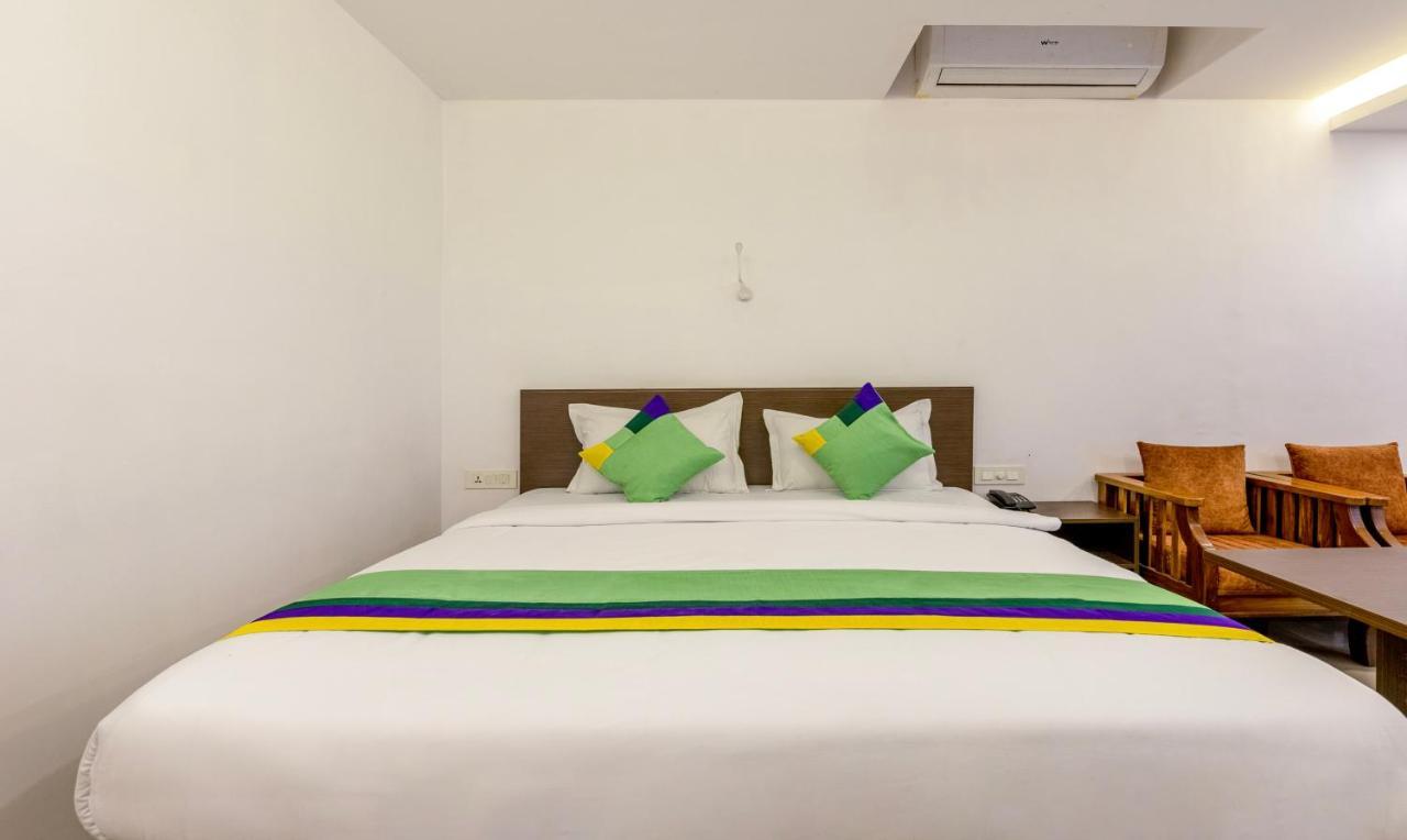 Treebo Trend Airport Avenue Plaza Cochin Airport Hotel Kochi Kültér fotó